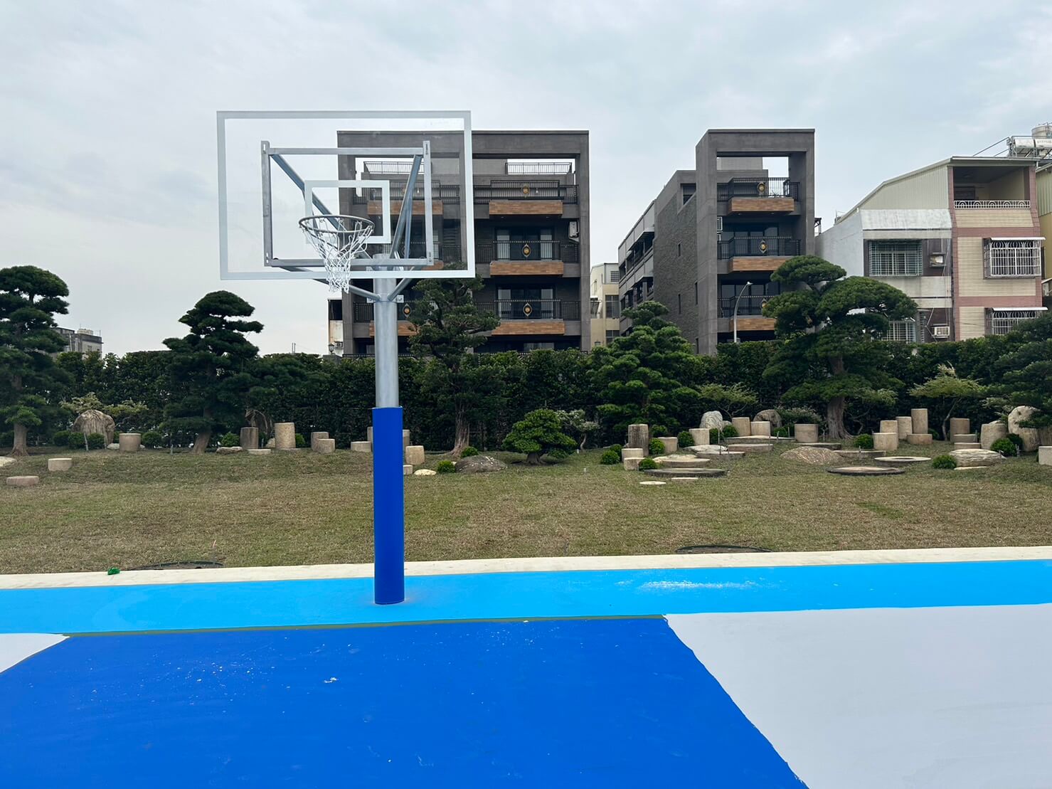 單柱式籃球架-1