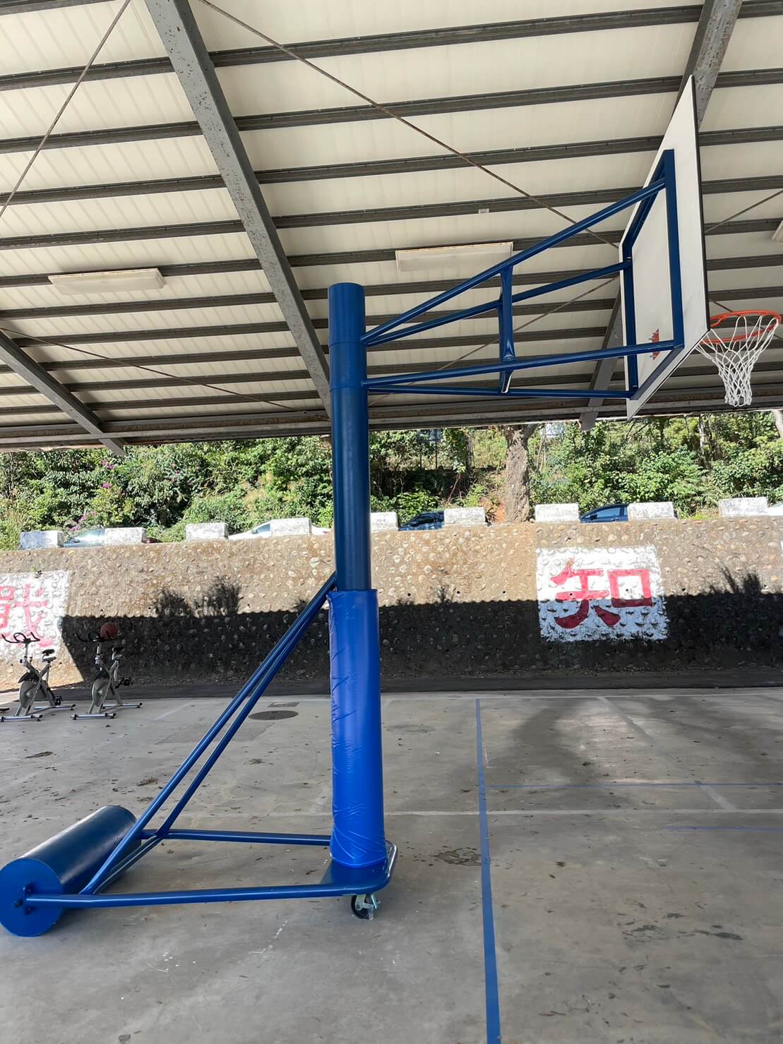 單柱移動式籃球架-2