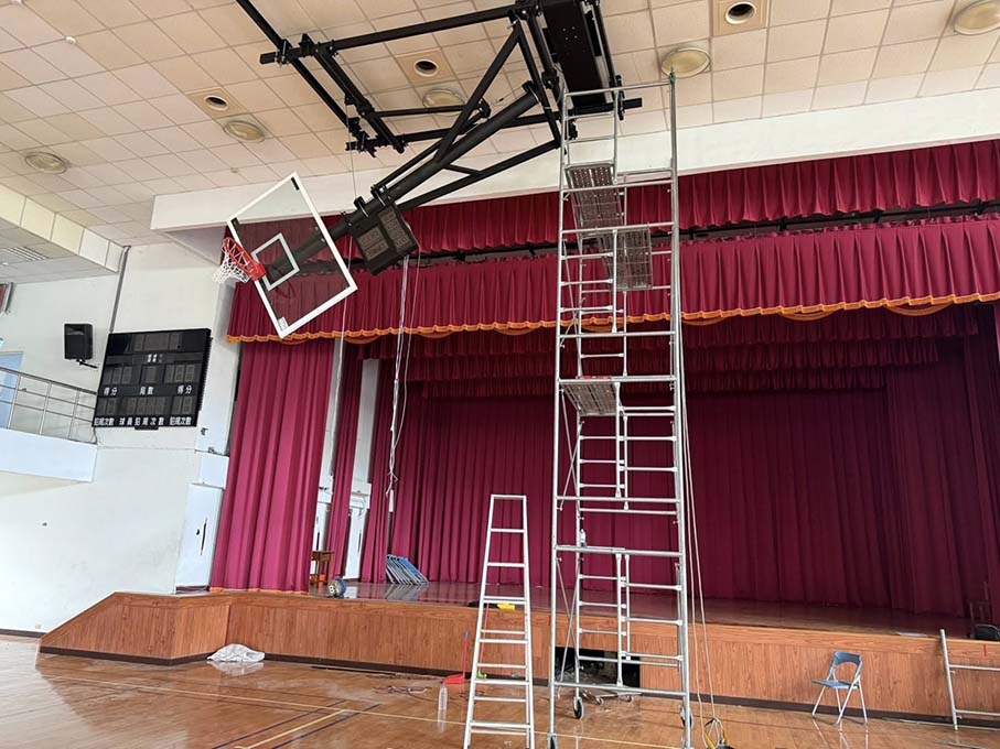 新北市土城國中 懸吊式籃球架