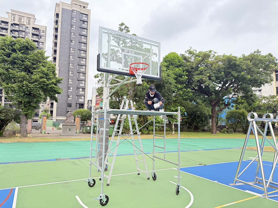 桃園市八德國小 三向式籃球架