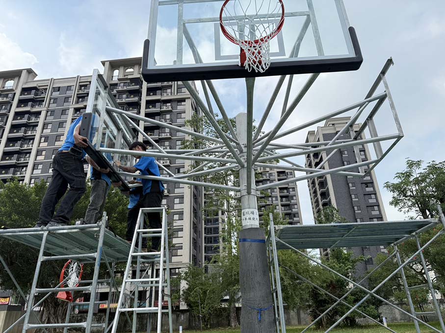 桃園市八德國小 三向式籃球架